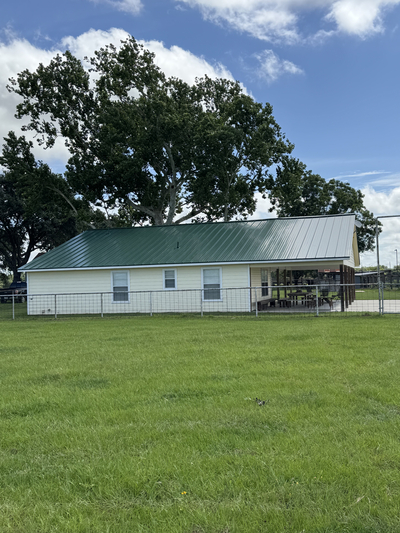 Metal roof in cat spring tx